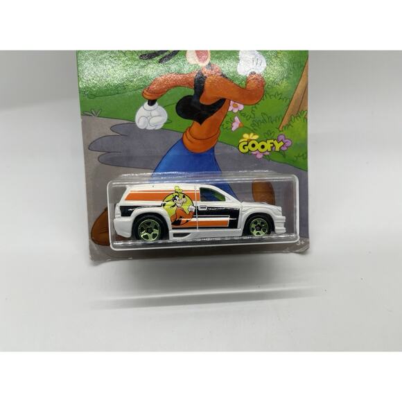 Hot Wheels 2018 Disney 90 Years Goofy #3/8 Fandango (White) VHTF - Picture 2 of 4